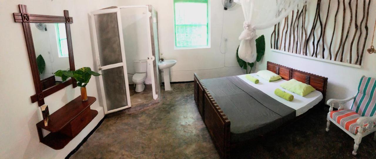 Bed and Breakfast Circus Lagoon Hideaway Додандува Экстерьер фото