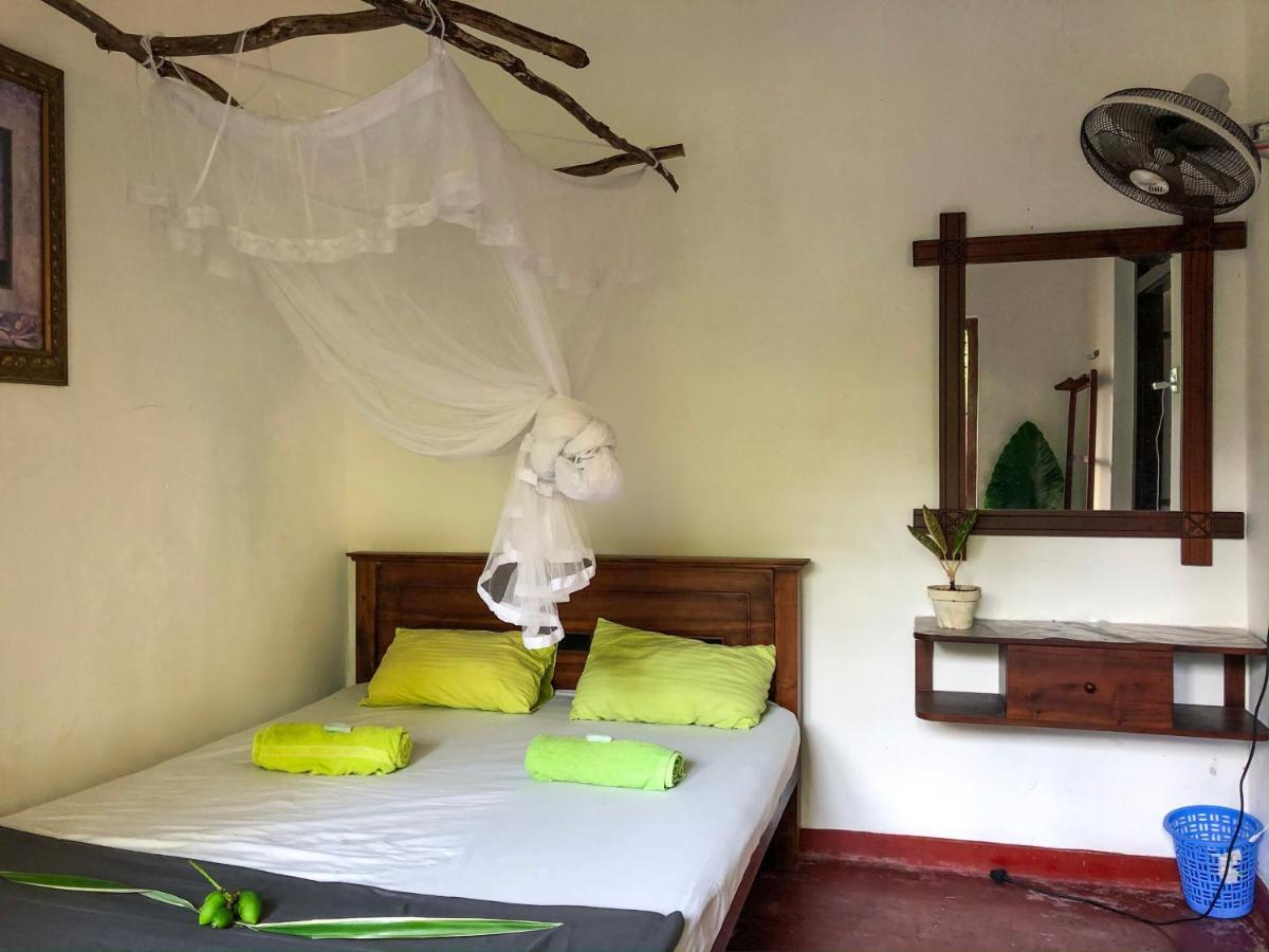 Bed and Breakfast Circus Lagoon Hideaway Додандува Экстерьер фото